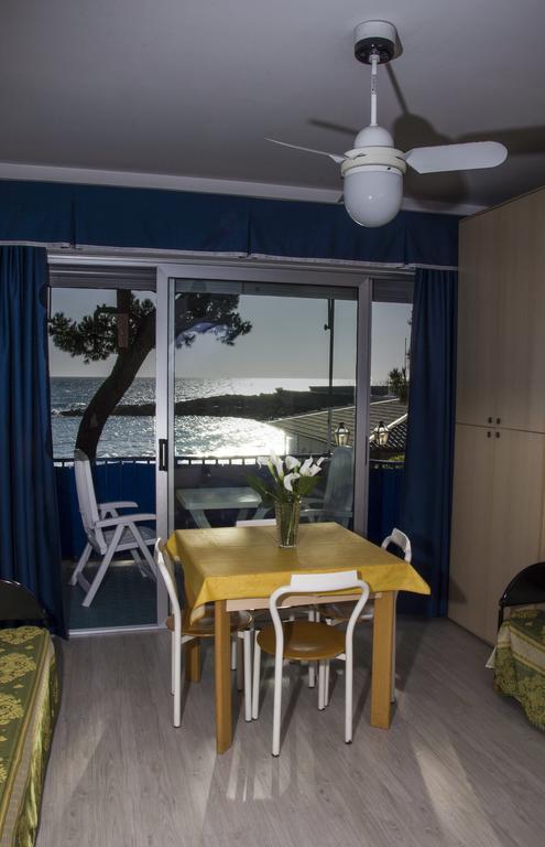 Residence Costa Templada Ventimiglia Oda fotoğraf