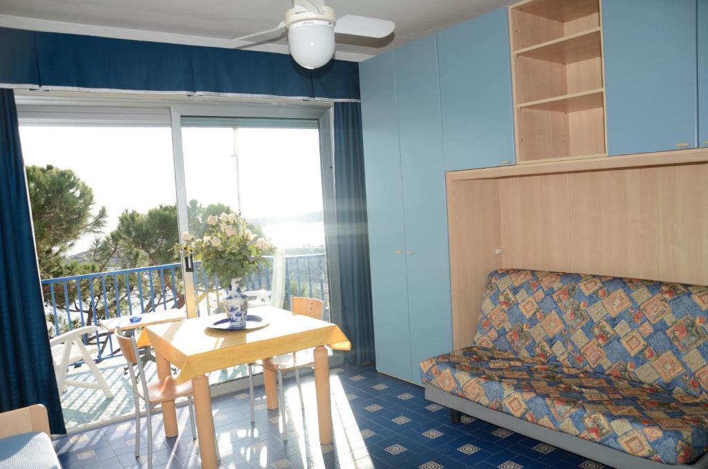 Residence Costa Templada Ventimiglia Oda fotoğraf