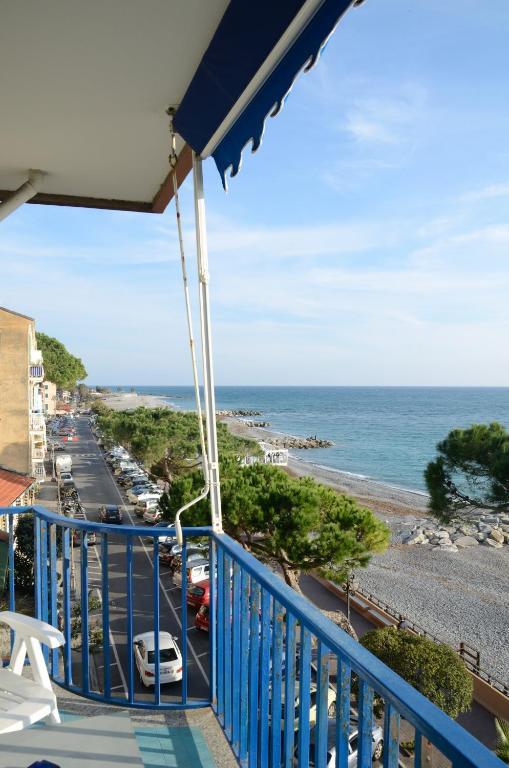 Residence Costa Templada Ventimiglia Oda fotoğraf