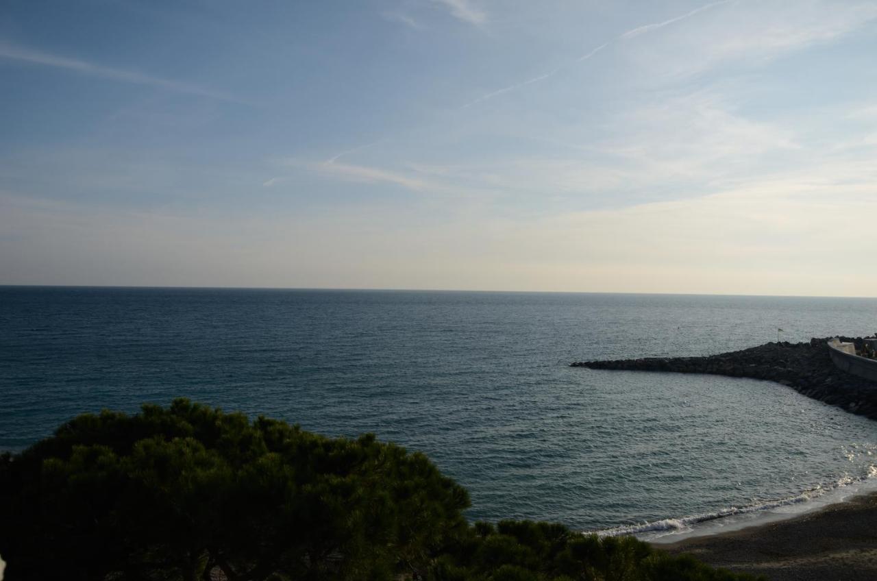 Residence Costa Templada Ventimiglia Oda fotoğraf